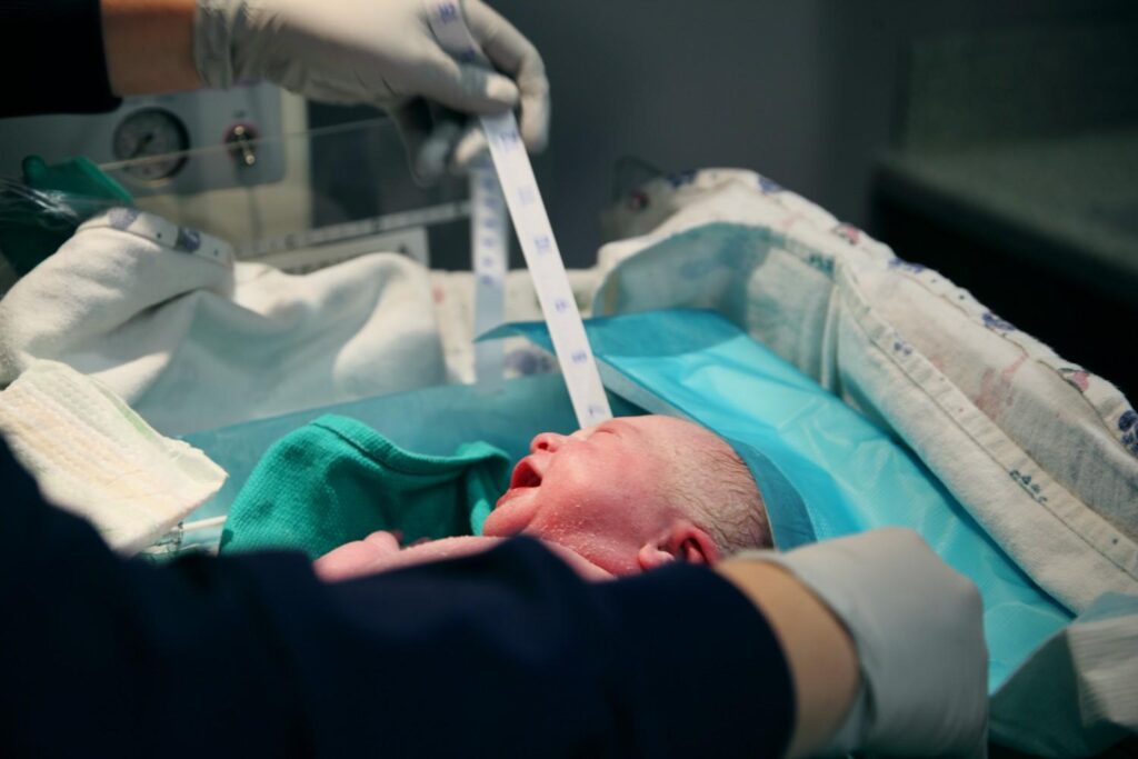 baby-being-measured-hospital (1)